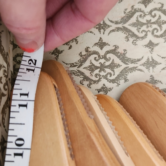 NICE WOODEN BABY HANGERS SET OF 10 - Picture 4 of 7